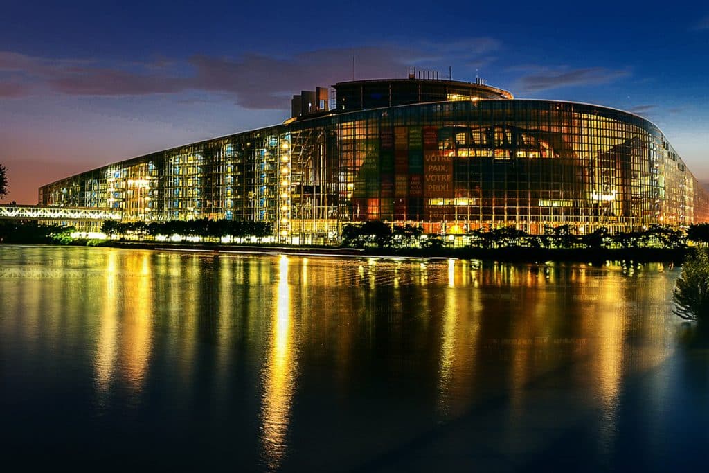 european-parliament-2224221_1280.jpg