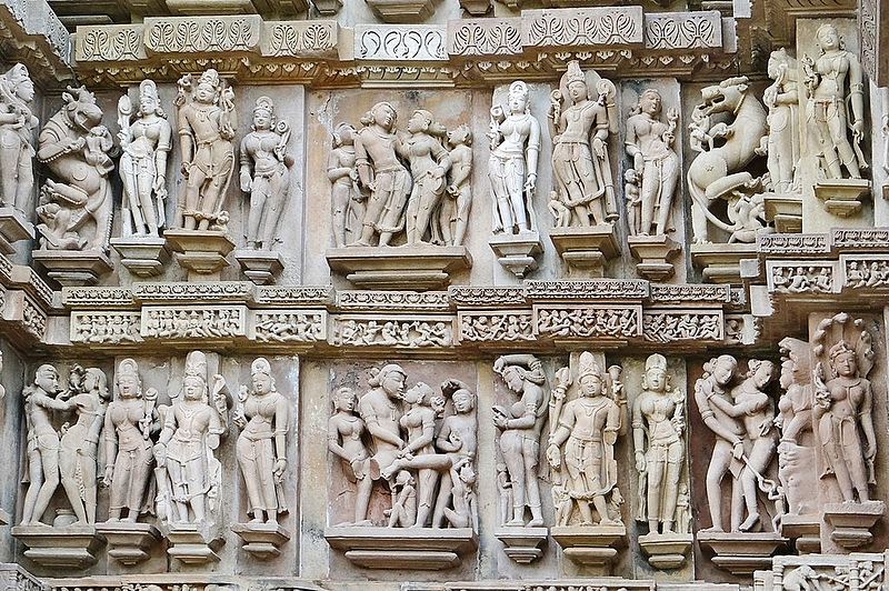 Motifs érotiques du temple de Lakshmana (Inde) - CC Jean-Pierre Dalbéra