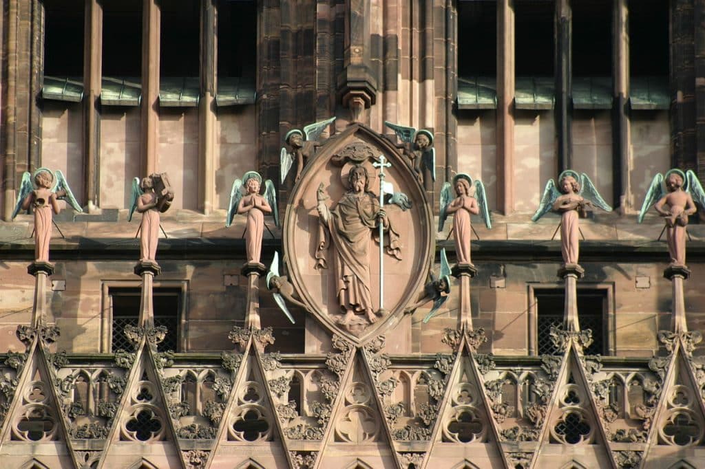 Les anges dans le ciel, cathédrale de Strasbourg