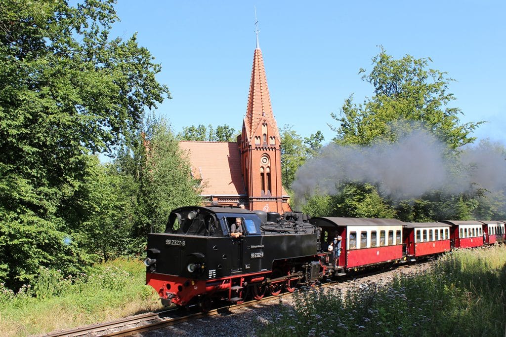 e_glise_chemin_de_fer_train.jpg