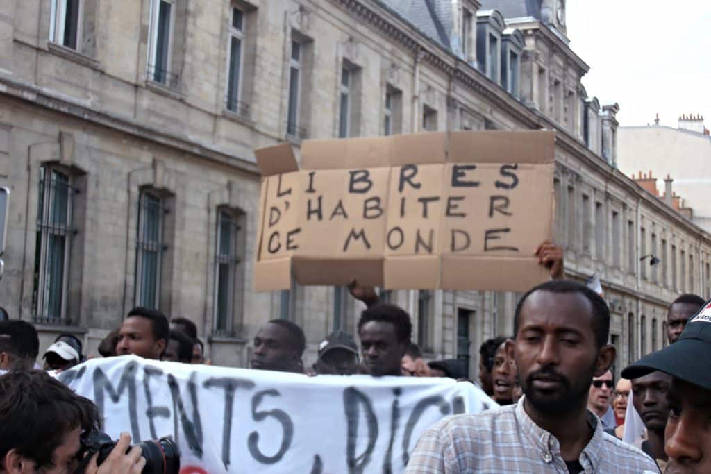 Manifestation de migrants, porte de la Chapelle, Paris.