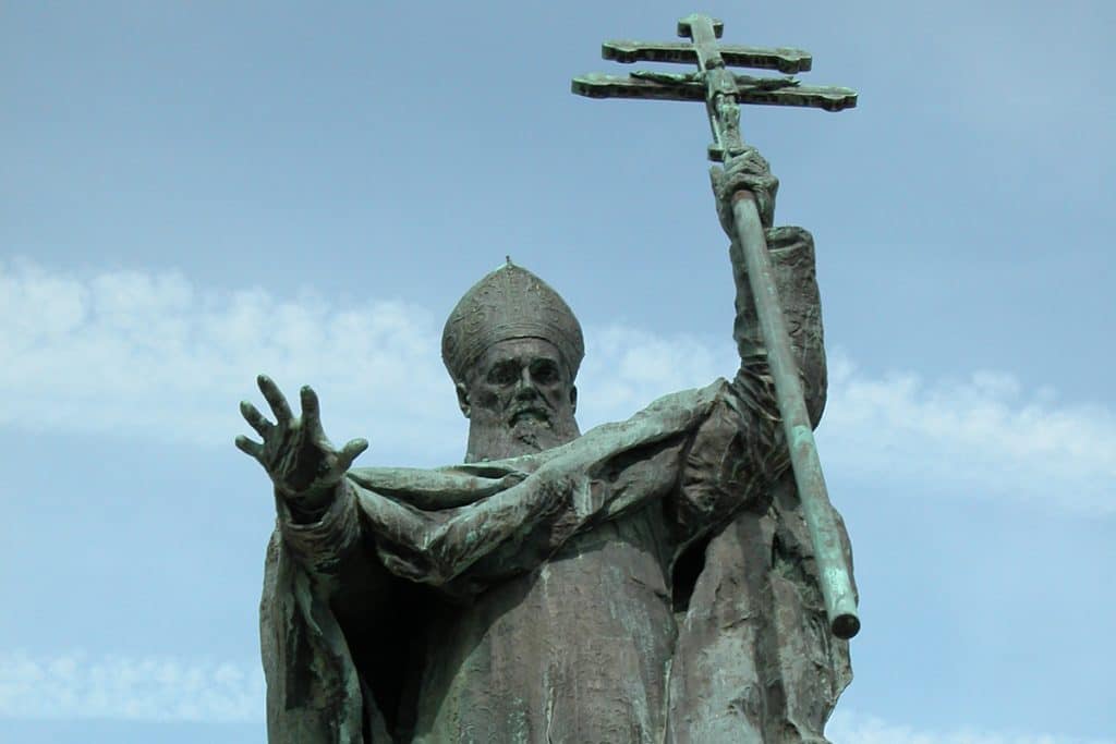 Statue du Cardinal Lavigerie à Bayonne par Alexandre Falguière