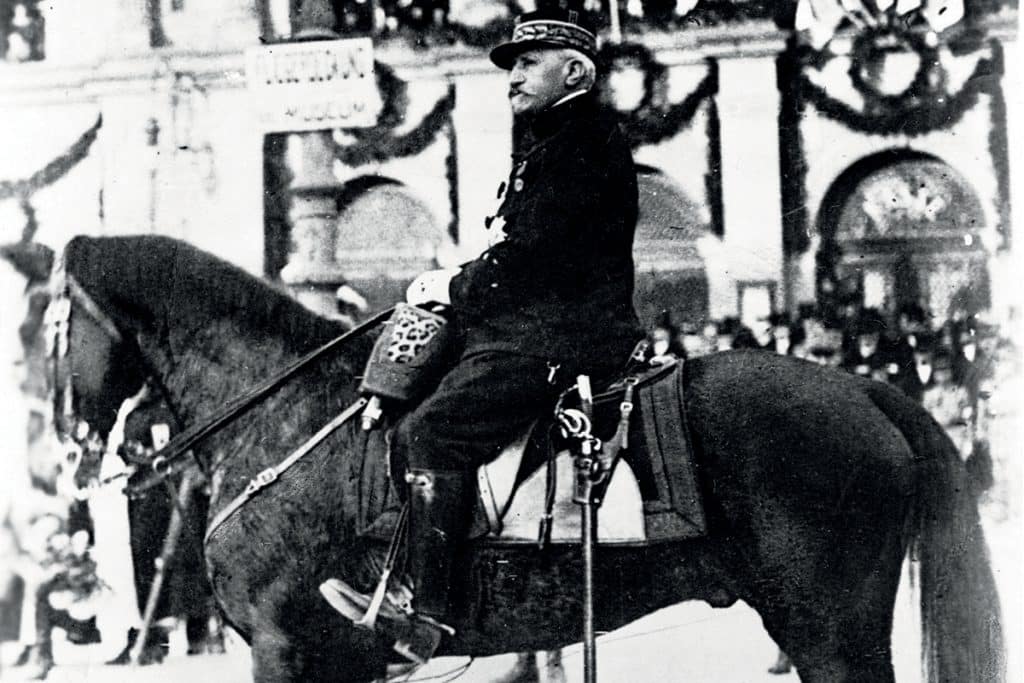 Le général Édouard de Castelnau à la libération de Colmar, le 22 novembre 1918.