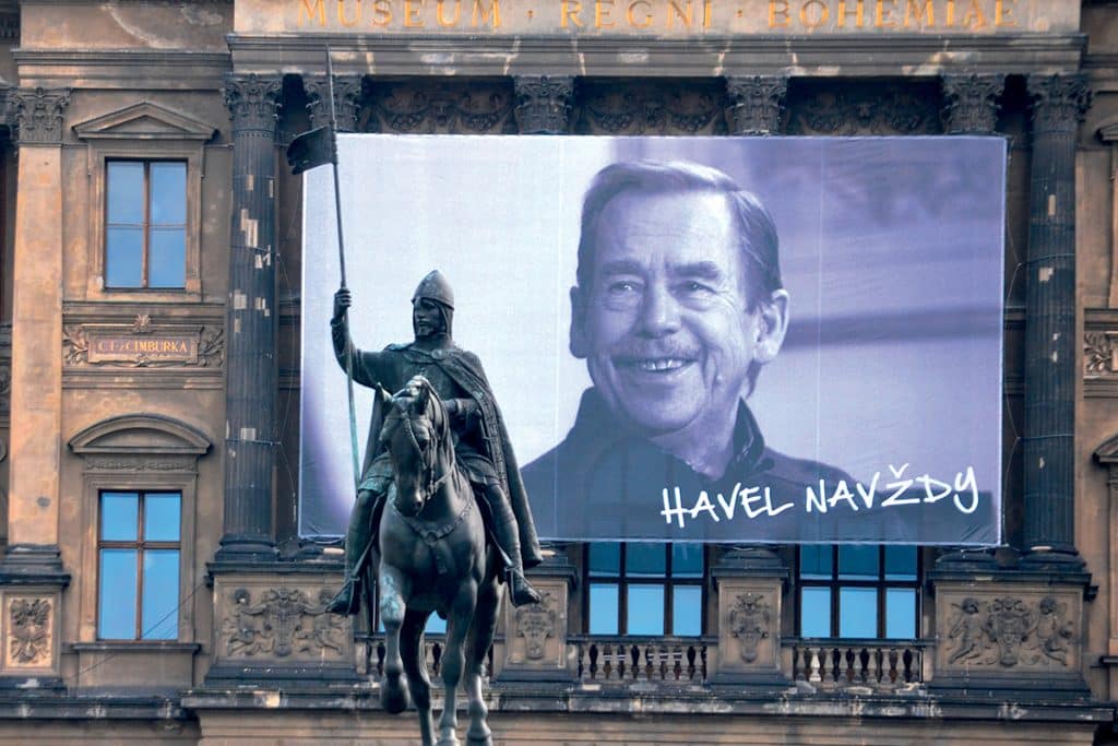 Portrait de Václav Havel en 2014, place Wenceslas à Prague (République tchèque).