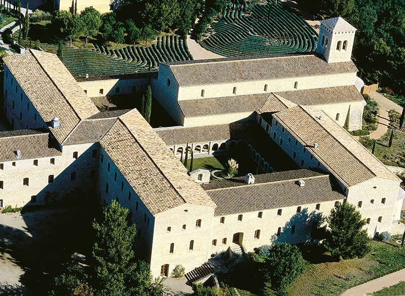 sainte madeleine du barroux est dans la filiation spirituelle du père muard.