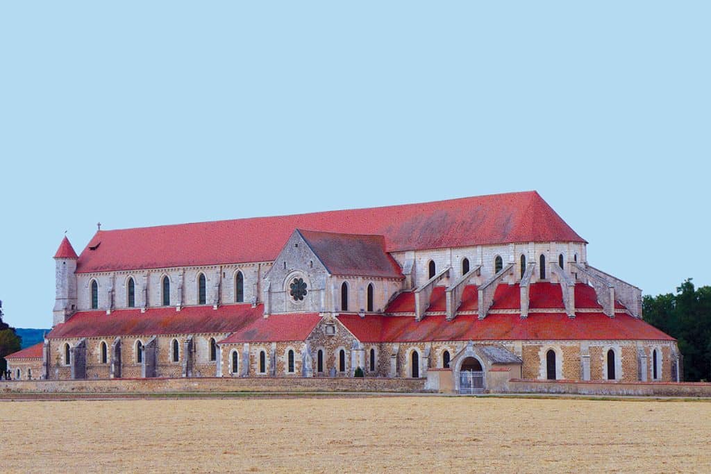 La première fondation du P. Muard fut à Pontigny, en Bourgogne.