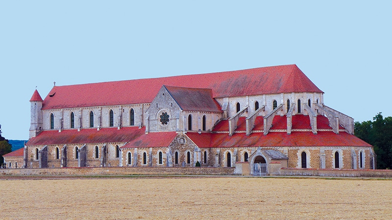 la première fondation du p. muard fut à pontigny, bourgogne. © alain solari