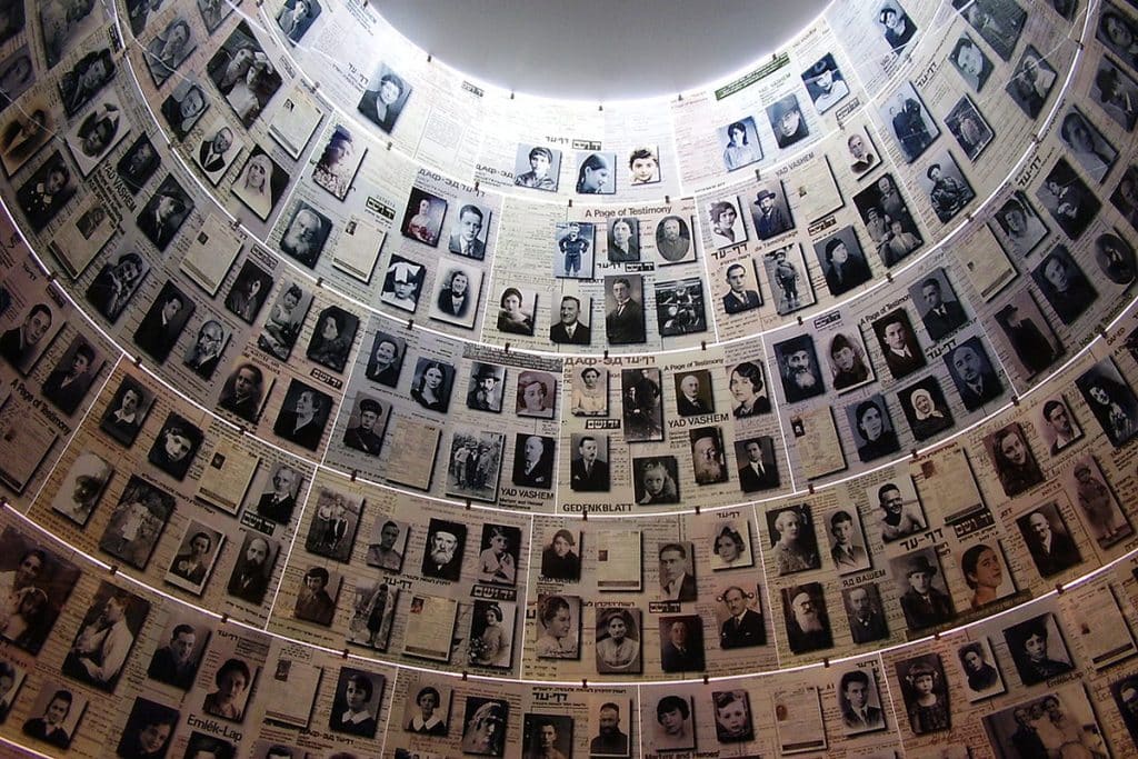 Mémorial des noms, Yad Vashem, Israël.