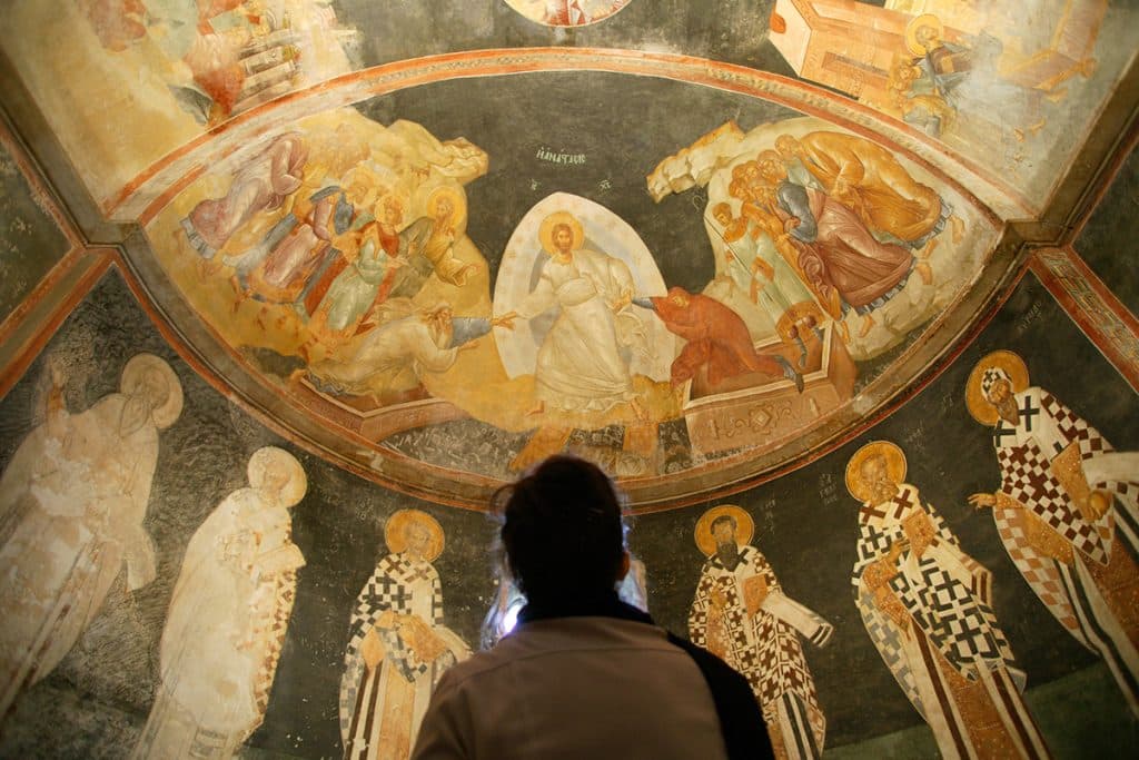 Le Christ tire Adam et Eve de leur tombeau, église Saint-Sauveur-in-Chora, à Constantinople.