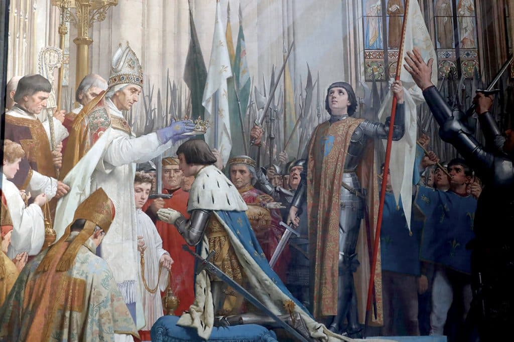 Après avoir délivré Orléans, Jeanne d’Arc conduit Charles VII à Reims, où il se fait sacrer roi de France le 17 juillet 1429.