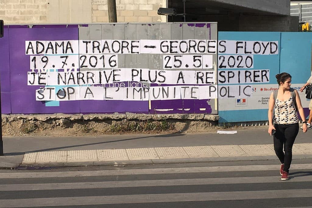 Affichage lors de la manifestation pour Adama Traoré et George Floyd du 2 juin 2020 à Paris.