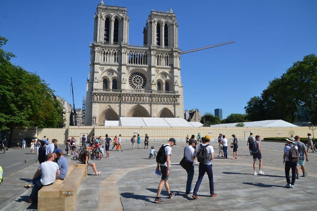 Réouverture du parvis de Notre-Dame de Paris, le 31 mai.