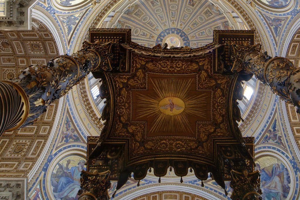 « L'Esprit-Saint » par Gian Lorenzo Bernini, vers 1660 [baldaquin de la basilique Saint Pierre au Vatican]