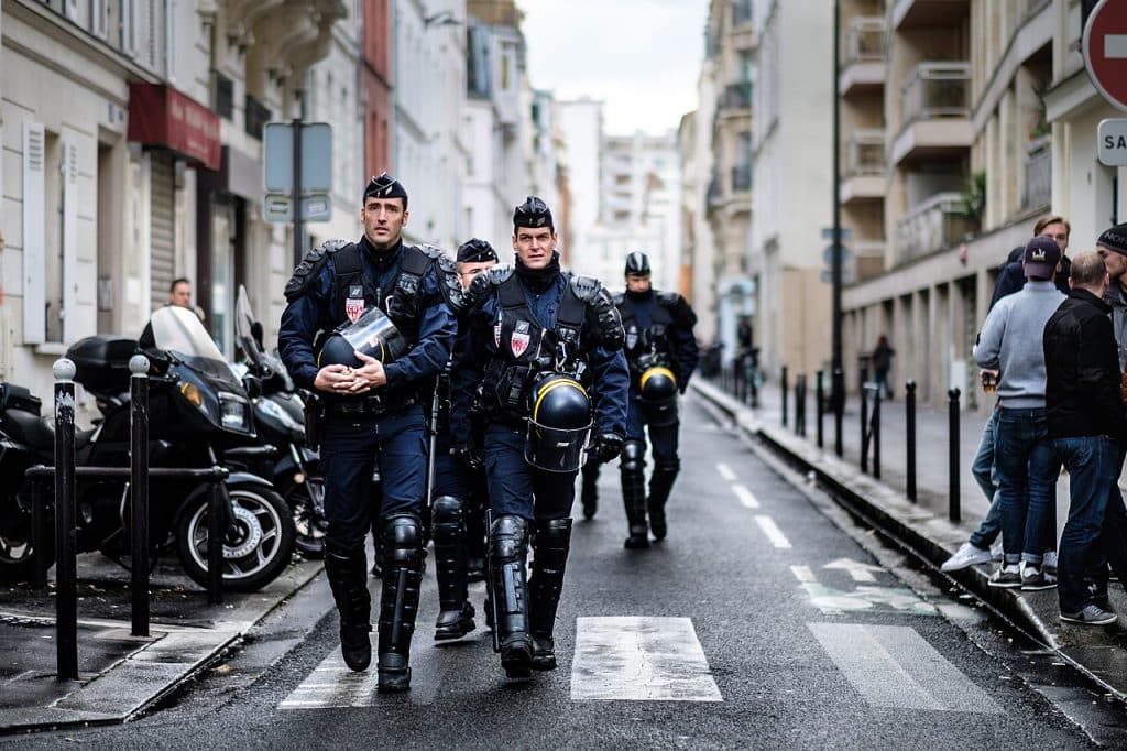 french_anti_riot_police__paris.jpg