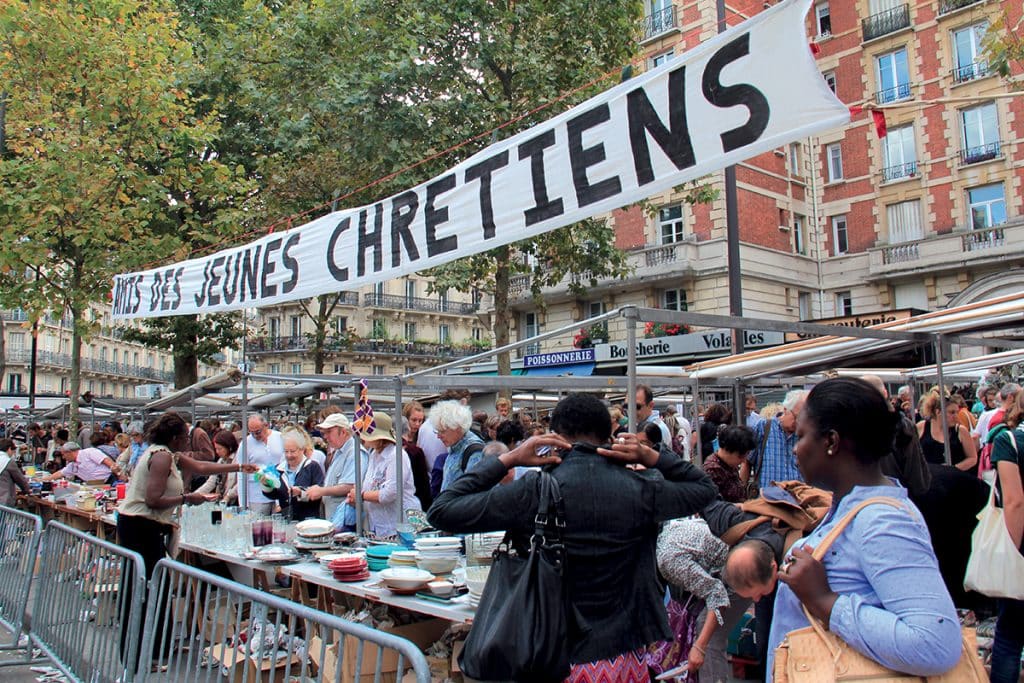 Il sera possible de faire de bonnes affaires qui financeront la jeunesse chrétienne.