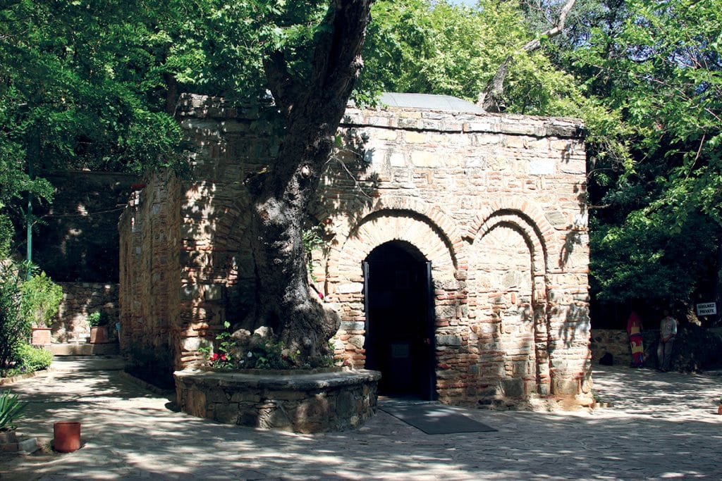 La Maison de la Vierge Marie, à Éphèse, fut découverte en 1891 grâce aux visions de la bienheureuse Anne-Catherine Emmerich.