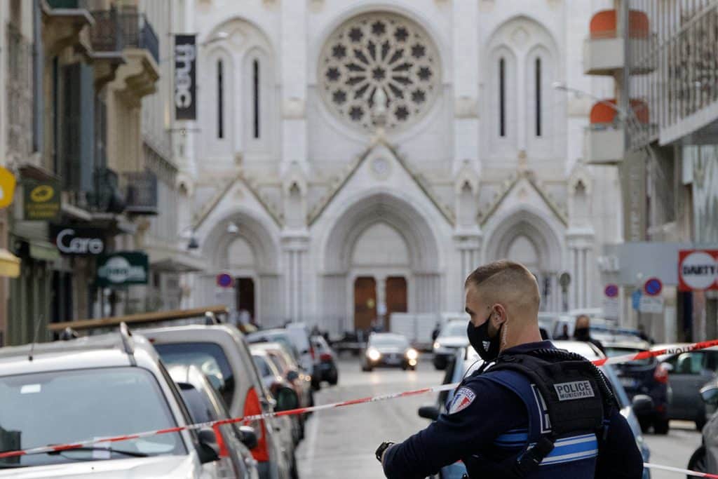 L'accès à la basilique de l'Assomption bloquée après l'attentat.