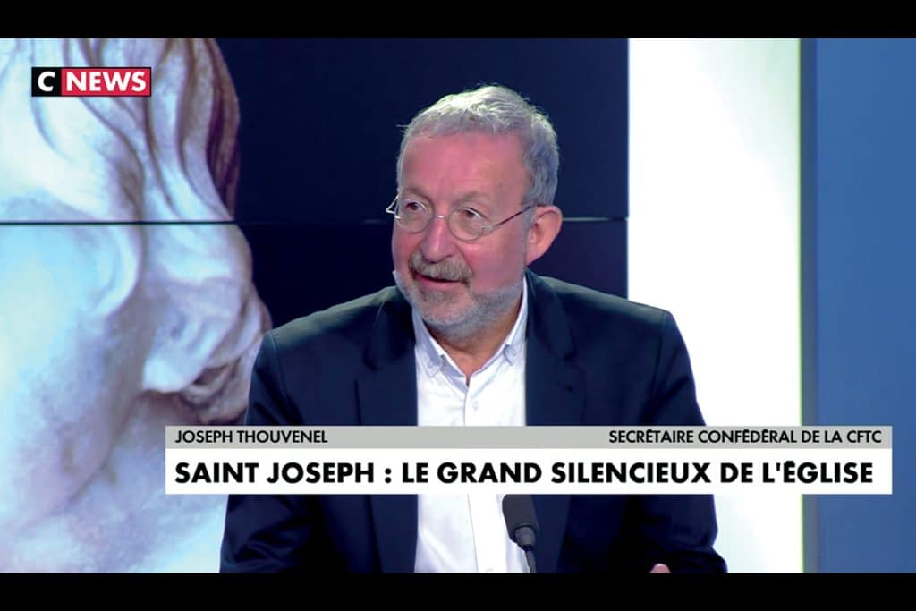 Joseph Thouvenel sur le plateau de l’émission En Quête d’Esprit (tous les dimanches à 13 h et 21 h).