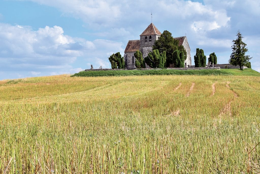 « Il revient aux catholiques de protéger bec et ongles “ce blanc manteau d’églises”, qui couvre si merveilleusement notre belle terre de France. »