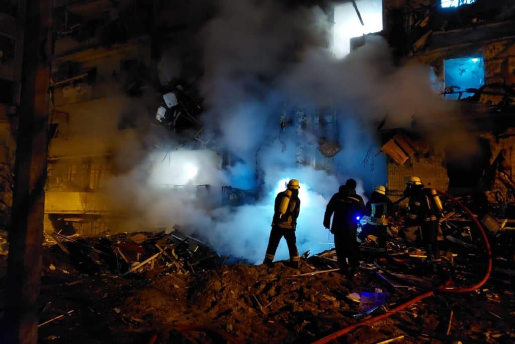 Immeuble à Kiev (rue Oleksandr Kochyts) après un bombardement le 25 février.