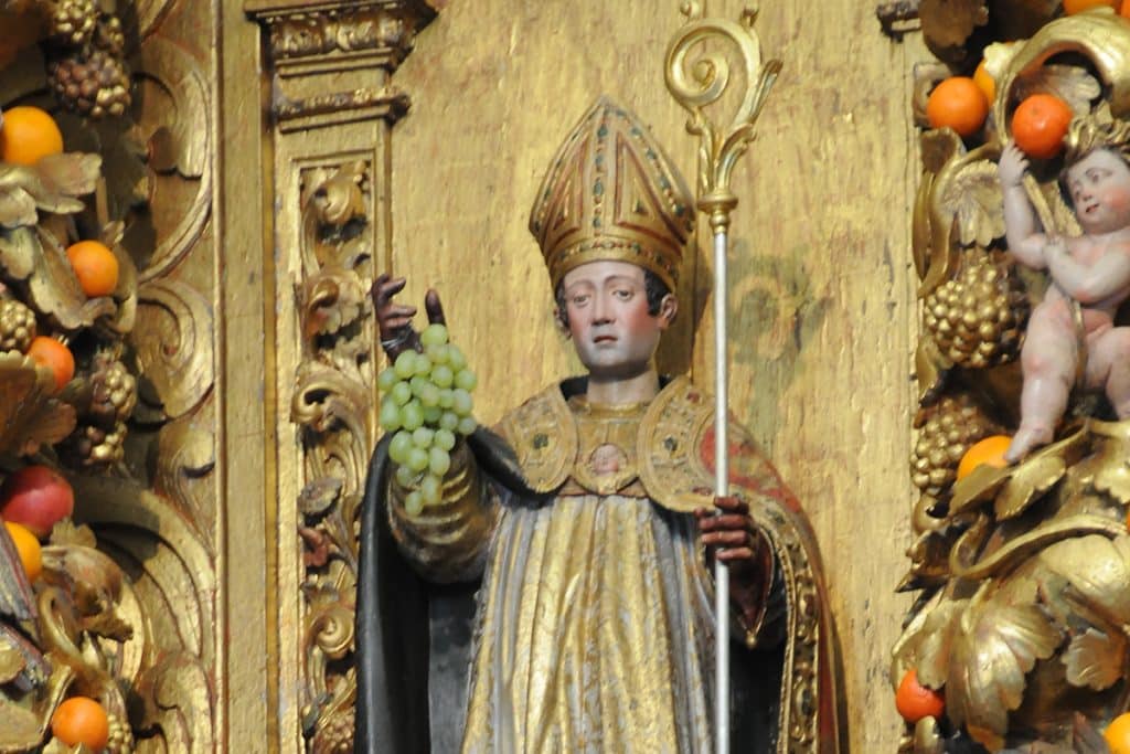 Statue de saint Gérald, cathédrale de Braga, Portugal.