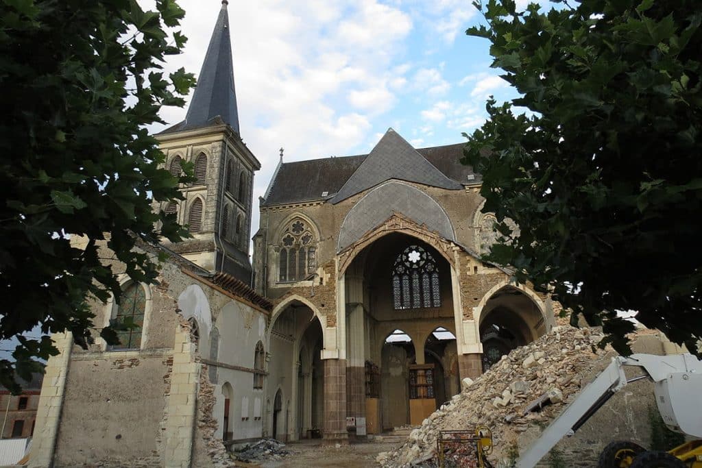 Église de Gesté, Maine-et-Loire, détruite en août 2013.