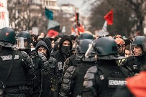 « Des militants très mobiles, rompus à l’affrontement avec les forces de l’ordre. »
