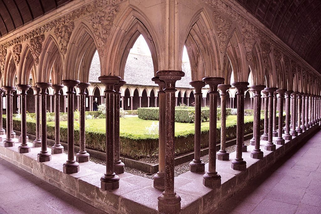 cloitre_mont-saint-michel.jpg