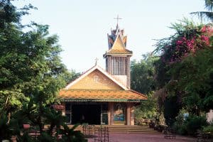 L’église de la paroisse Sainte-Thérèse-de-Lisieux de Chomnaom, au nord-ouest du Cambodge.