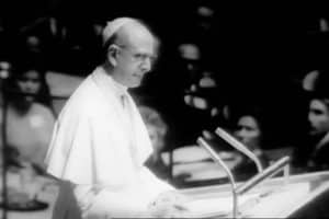Paul VI à la tribune des Nations unies, le 4 octobre 1965.