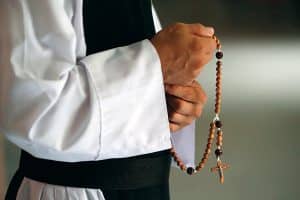 « De multiples façons de réciter le Rosaire sont possibles et permises. »