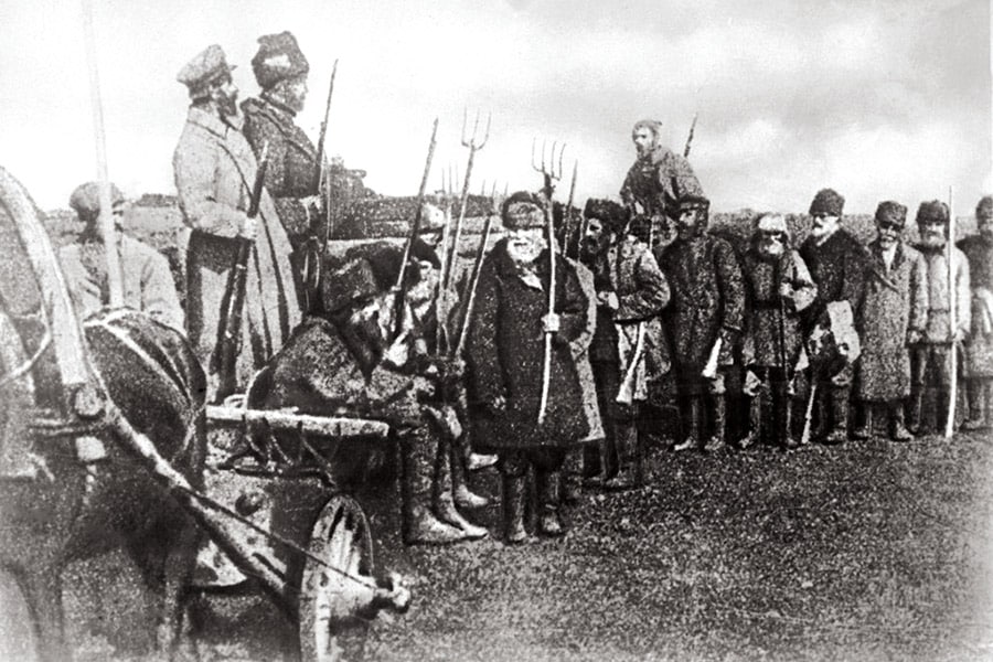 Armés de fourches, les paysans de la région de Tambov luttèrent contre l’Armée rouge.