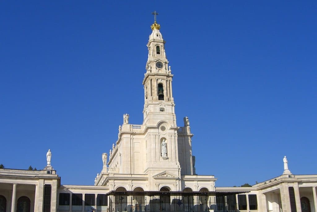 notre-dame-de-fatima-3.jpg