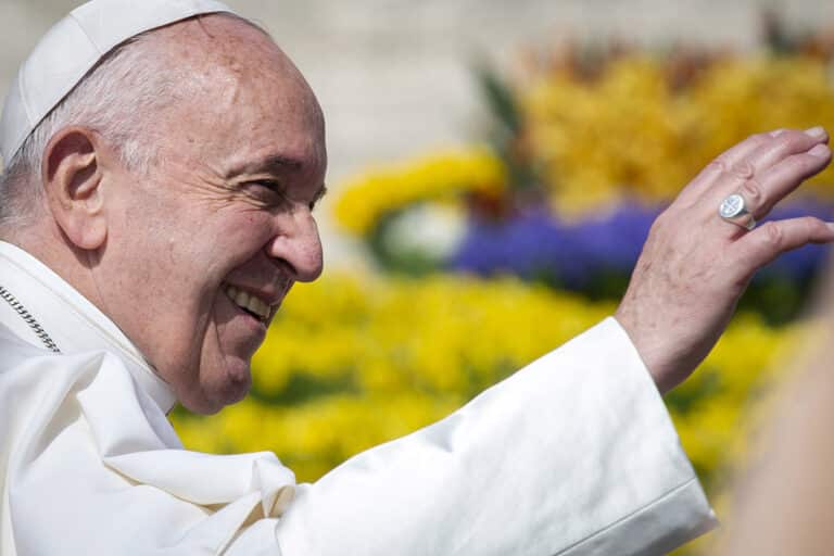 En Corse, le pape François vante « un modèle de saine laïcité »