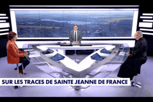 Sainte Jeanne de France, reine au pied de la Croix